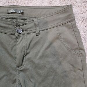 prAna Halle Hiking Bermuda Hiking Shorts Comfortable Women’s 8 Olive Green